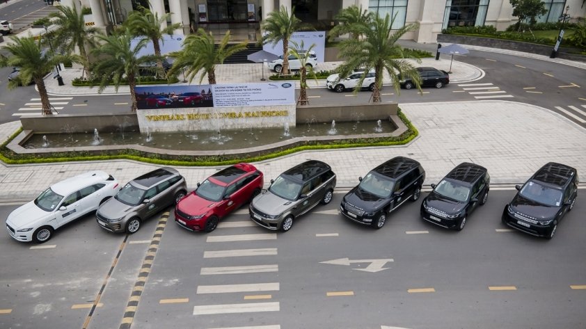 Jaguar Land Rover Vietnam offers `huge` incentives nationwide 3